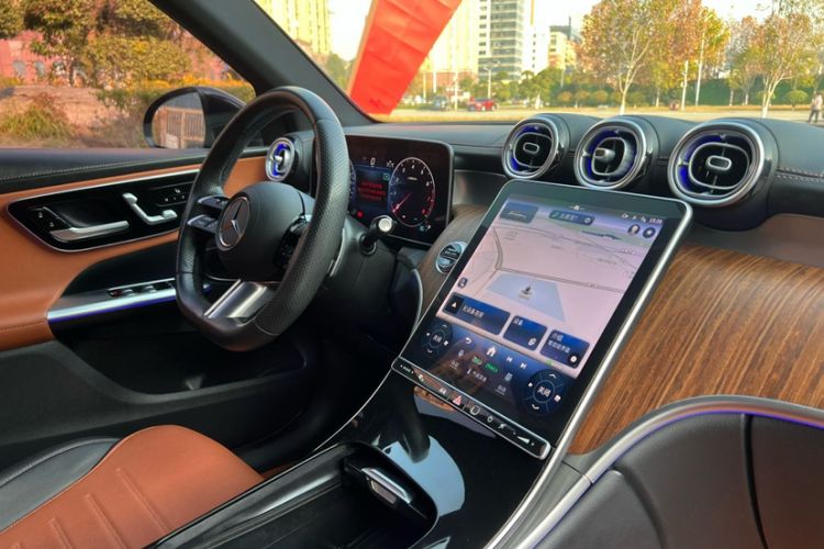 Used Mercedes-Benz GLC 2024 GLC 300 L 4MATIC Dynamic Edition 5-seater
