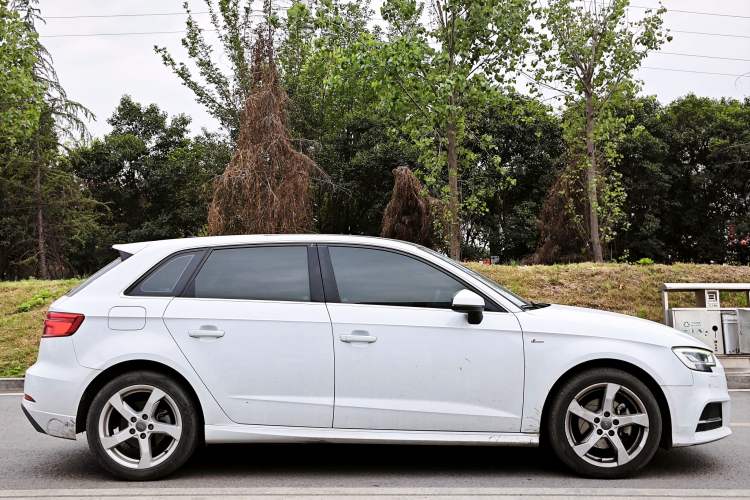 Used Audi A3 2019 Sportback 35 TFSI Fashion Edition China VI Emission Standard Exterior 3