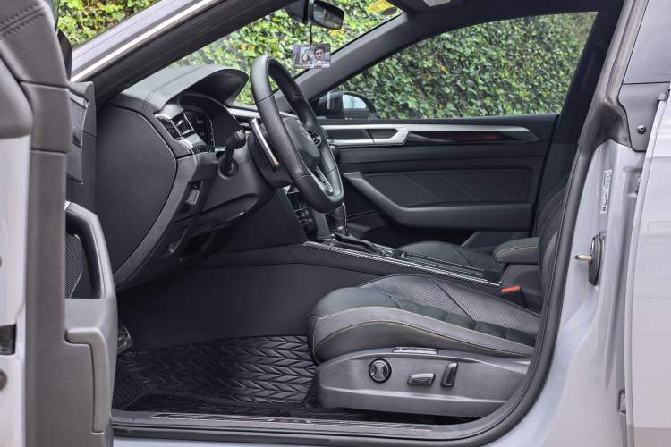 Used Volkswagen FAW-Volkswagen CC 2023 380TSI Striking Edition