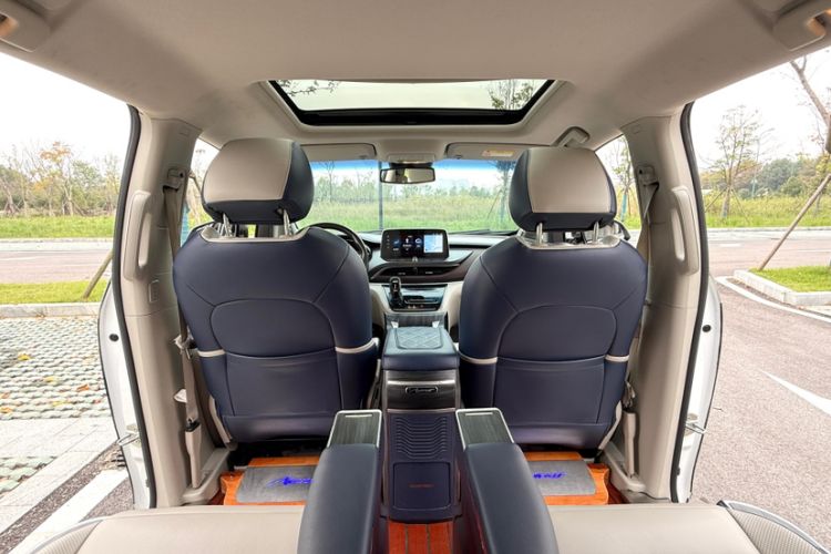 Used Buick GL8 2021 Land Cruiser Executive Class 652T Luxury Model
