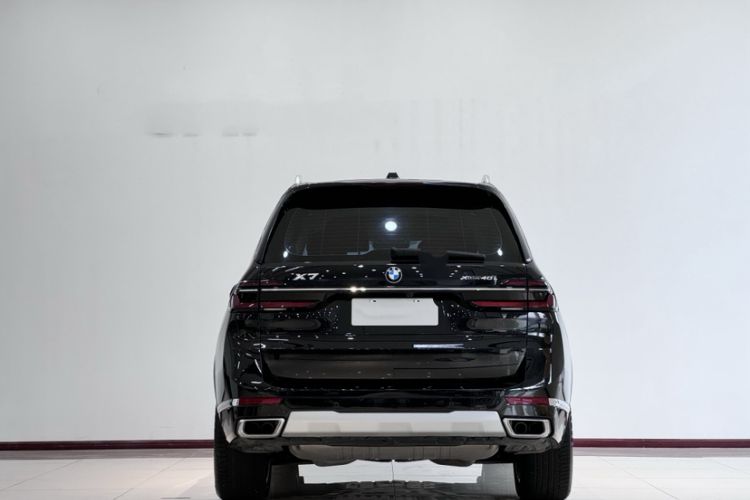 Used BMW X7 2023 xDrive40i Luxury Package with Leading Features