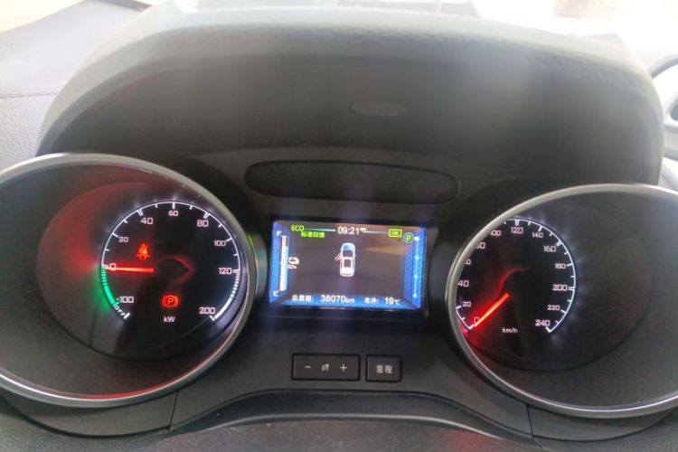 Used BYD Yuan New Energy 2018 EV360 Smart Connect Cool Edition Odometer Close Up