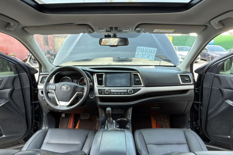 Used Toyota Highlander 2017 2.0T Four-Wheel Drive Luxury Edition 7 Seats Audio And AC Panel