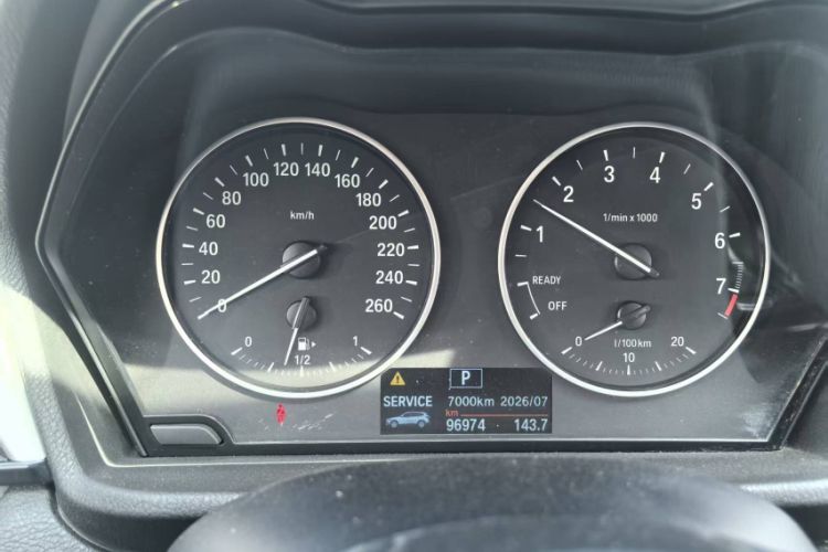 Used BMW X1 2016 sDrive18Li Fashion Model Odometer Close Up