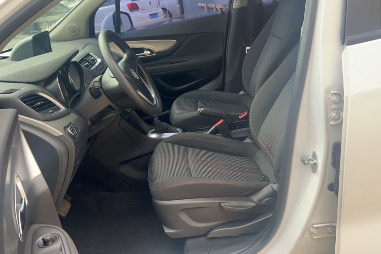 Used Buick Encore 2015 1.4T Automatic Two-Wheel Drive Urban Elite Version Left Front Seat