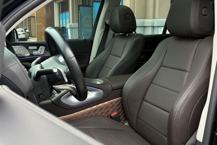 Used Mercedes-Benz GLS 2023 Refresh GLS 450 4MATIC Fashion Edition Interior 5