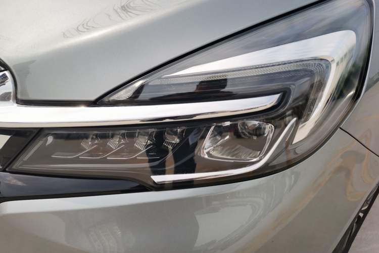 Used Buick GL8 2023 Land Executive Class 652T Luxury Model