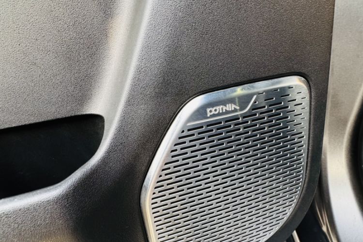 Used 212 T01 2024 2.0T Explorer
