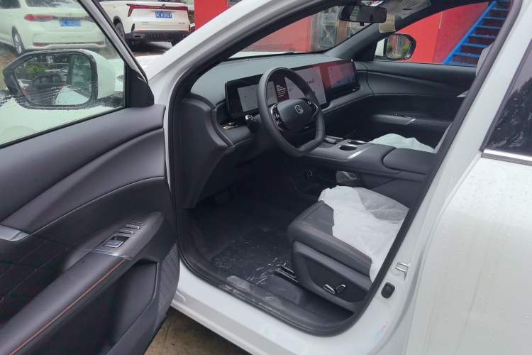 Used CHANGAN CS75 PLUS 2025 Model, 4th Generation 1.5T New Blue Whale Smart Excellence Version