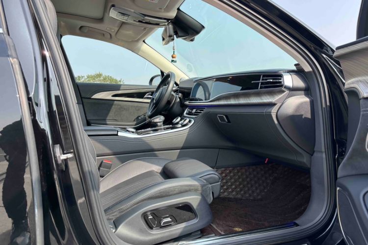 Used Hongqi H9 2020 2.0T Smart Connect Flagship Edition
