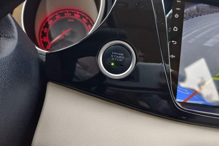 Used MG GS 2015 1.5TGI TST Luxury Edition Interior 10