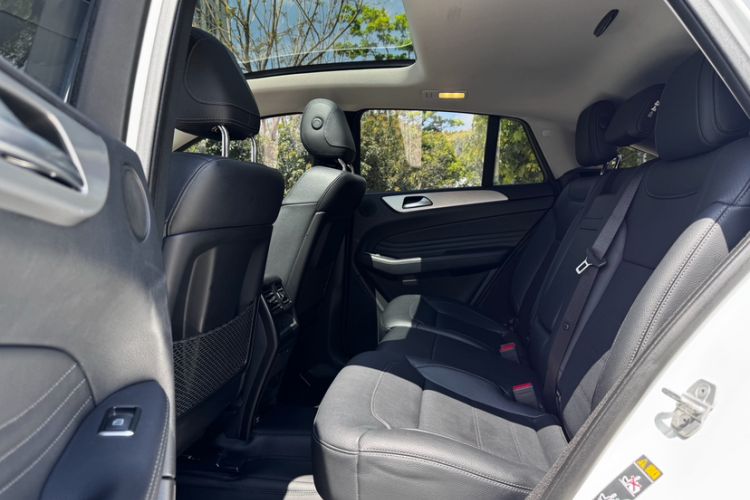 Used Mercedes-Benz GLE Coupe 2017 GLE 320 4MATIC Coupe SUV Interior 1