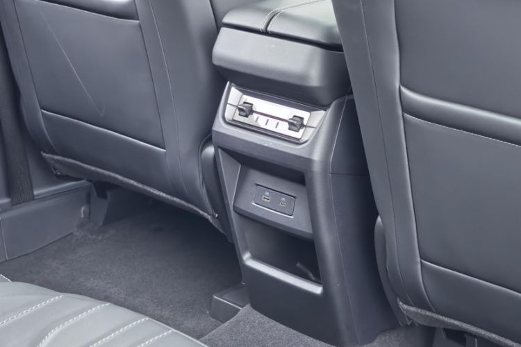 Used Ford Edge 2025 Ford Explorer L 2.0T EcoBoost E-Hybrid Two-Wheel Drive 7-Seater Fashion Edition