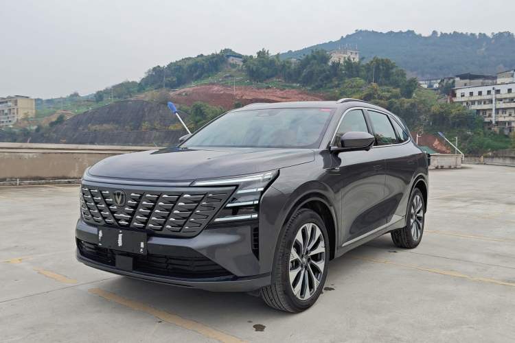 Used CHANGAN CS75 PLUS 2025 4th Generation UItra 2.0T New Blue Whale Smart Intelligent Powertrain Version