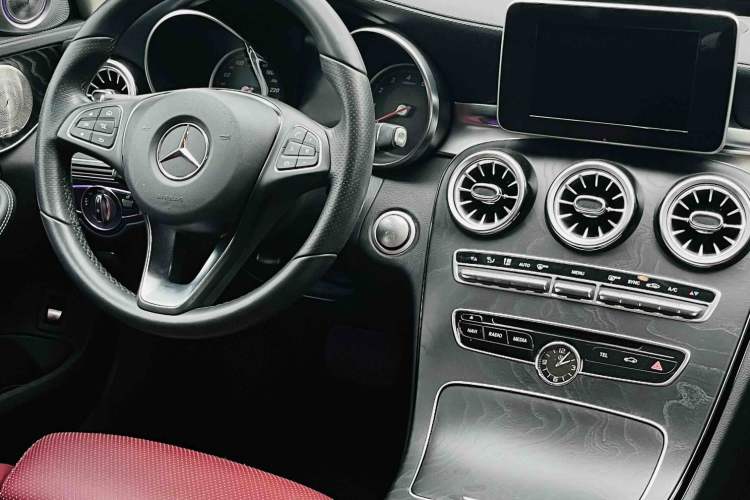 Used Mercedes-Benz C-Class 2017 Facelift C 200 L Sport Edition Interior 8