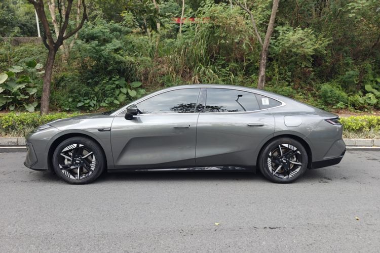 Used Geely Galaxy E8 2024 550 km Range Rear-Drive Dragon Edition