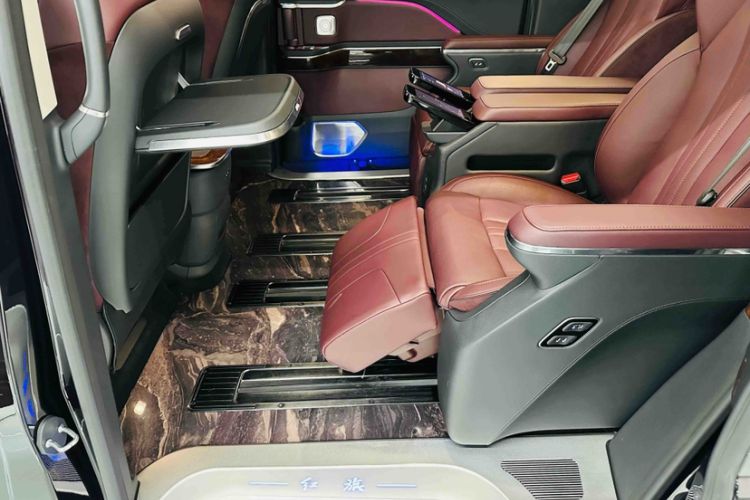 Used Hongqi HQ9 2023 2.0T Smart Connect Flagship Edition Interior 5