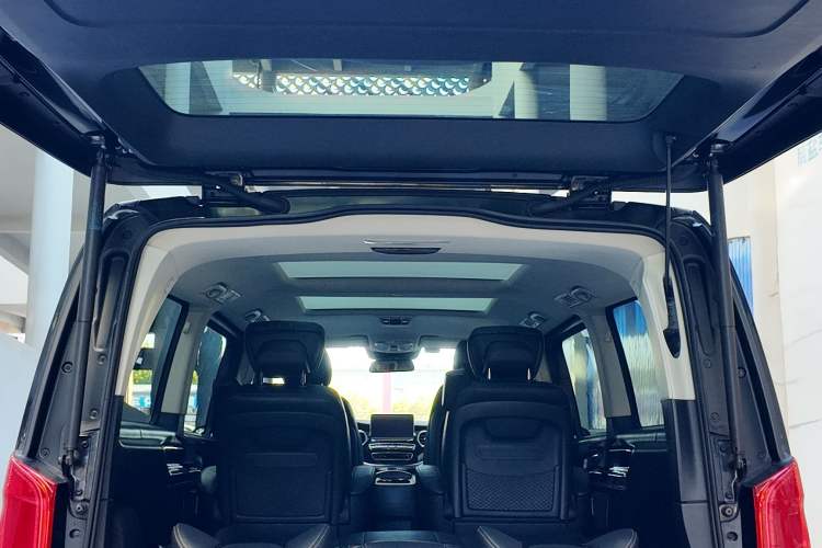 Used Mercedes-Benz V-Class 2018 V 260 Avantgarde Edition China V Interior 4