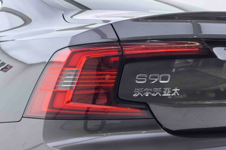 Used Volvo S90 2024 B5 Zhiyi Luxury Edition