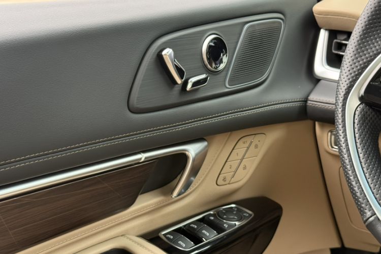 Used Buick Century 2023 2.0T Seven-Seater Deluxe Edition Interior 5