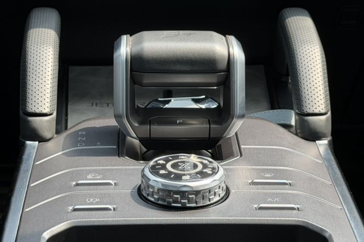 Used JETOUR Traveler 2023 2.0T All-Wheel-Drive CrossPRO Gear Lever