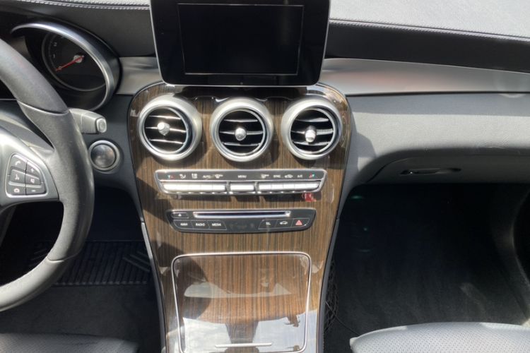 Used Mercedes-Benz GLC 2019 GLC 260 L 4MATIC Dynamic Model Interior 5