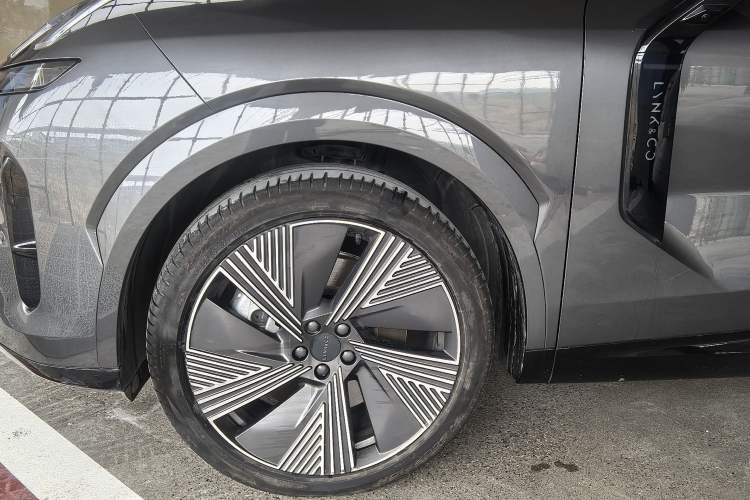 Used Lynk & Co 08 EM-P 2023 245km Ultra-Long Range Halo Exterior 6