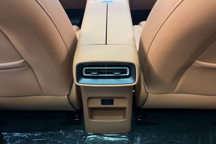 Used Landian E5 PLUS 2026 Model 165km Long-Range First-Adoption Version Ultra 7-seater