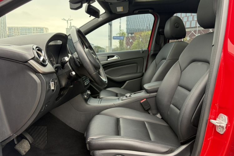 Used Mercedes-Benz B-Class 2017 B 200 Sport Edition Interior 3