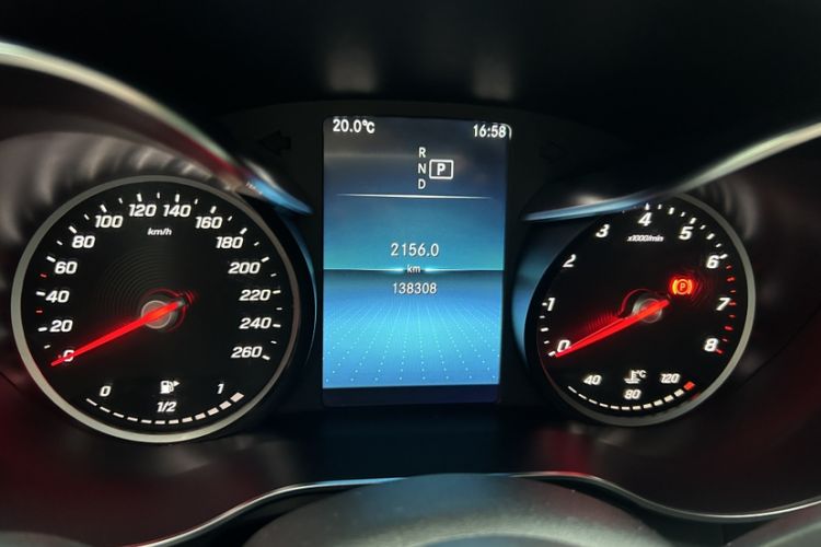 Used Mercedes-Benz GLC 2020 GLC 260 L 4MATIC Dynamic Model Odometer Close Up