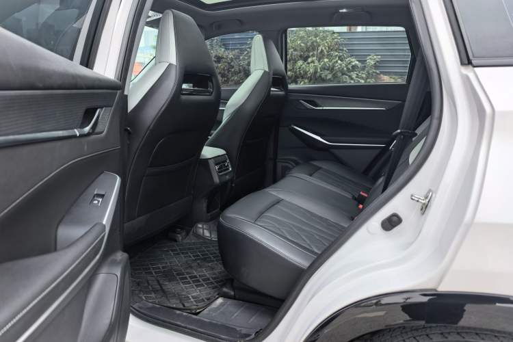 Used Changan CS75 PLUS 2024 3rd Generation Champion Edition 2.0T Intelligent Drive Performance Model
