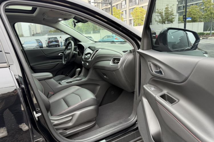 Used Chevrolet Equinox 2019 Redline 550T Automatic All-Wheel-Drive RS Model China VI Standard
