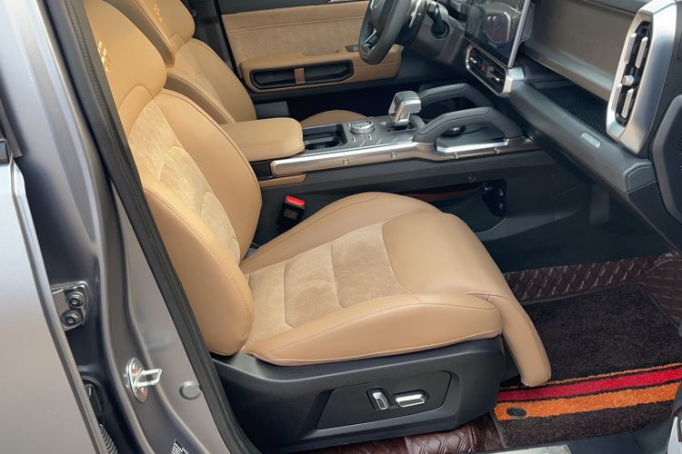 Used JETOUR Traveler 2023 2.0T All-Wheel Drive CrossPRO+ Right Front Seat