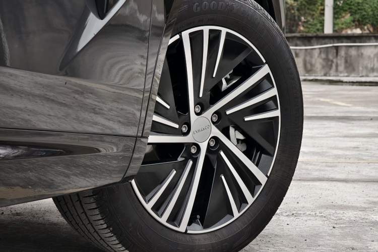 Used Lynk & Co 08 EM-P 2023 245km Ultra-Long Range Halo