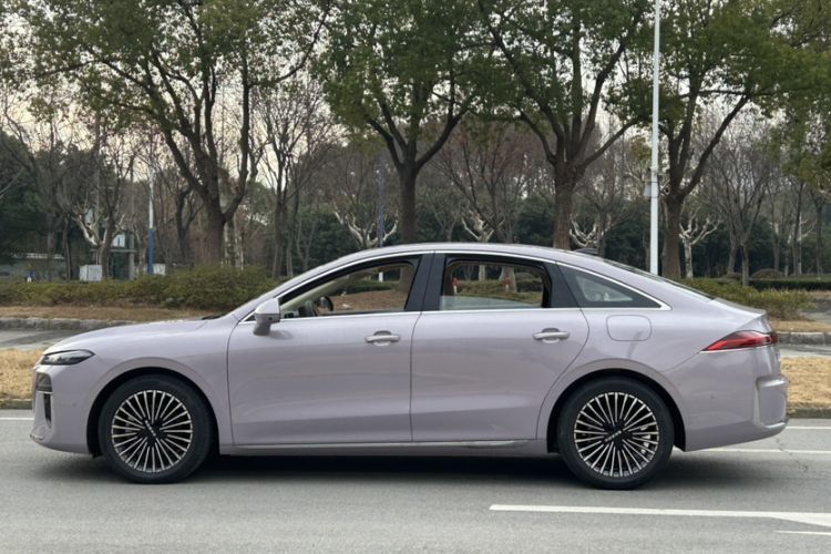 Used Roewe M7 DMH 2025 Model 160km Premium Version
