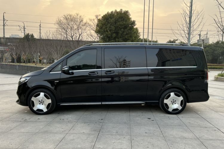 Used Mercedes-Benz V-Class 2024 V 300 L Long Wheelbase Prestige Edition Exterior 4