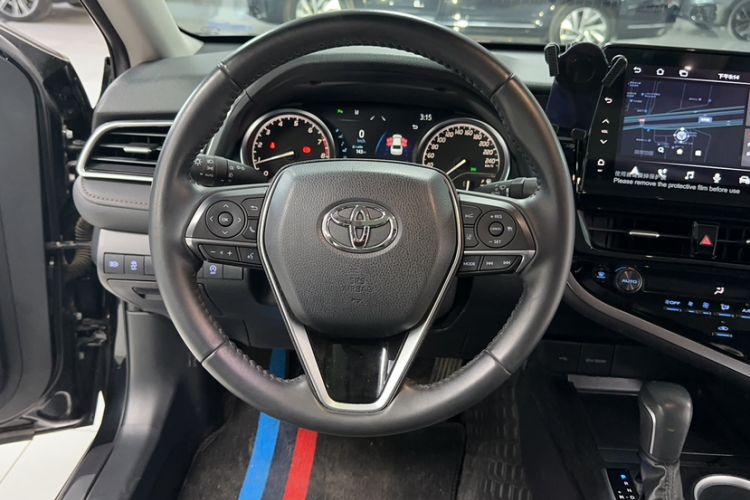 Used Toyota Camry 2023 2.0G Luxury Edition
