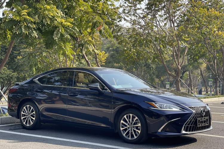Used Lexus ES 2021 200 Excellence Edition