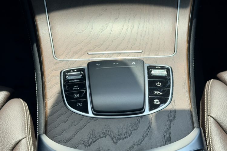 Used Mercedes-Benz GLC 2022 Facelift GLC 260 L 4MATIC Luxury Edition Interior 8