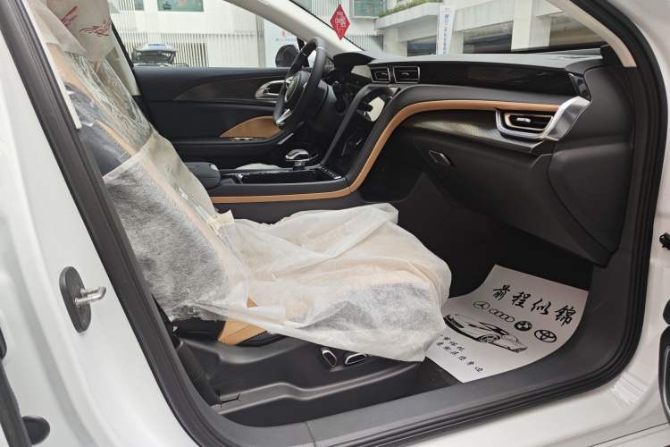 Used Hongqi H6 2023 2.0T ZhiMei Edition