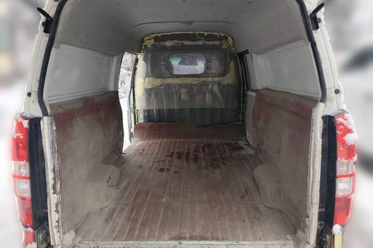 Used Jinbei New Hiace X30L 2022 1.5L Wealth Edition Air-Conditioning-Free Van China VI Standard SWC15M