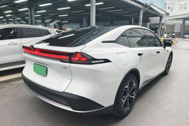 Used Deepal L07 2025 230Max Deep Blue Intelligent Driving AD PRO Range-Extended Version