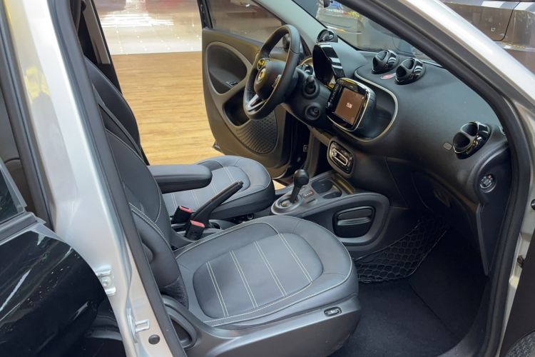 Used smart forfour 2016 0.9T 66 kW Pioneer Edition
