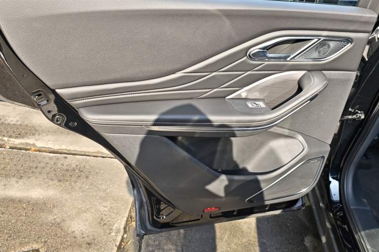 Used Hongqi HS7 PHEV 2024 2.0T PHEV Four-Wheel Drive Flagship Edition 6 Seats
