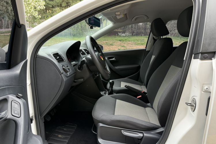 Used Volkswagen Polo 2016 1.4L Manual Fashion Model