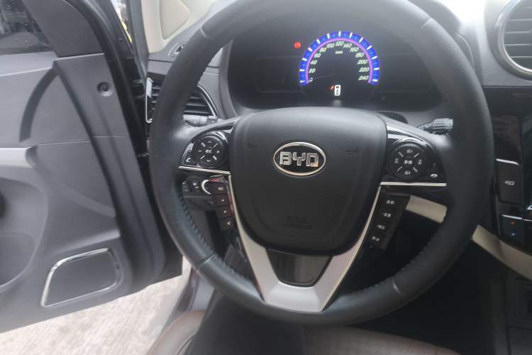 Used BYD S7 2015 2.0T Upgraded Automatic Luxury Version
