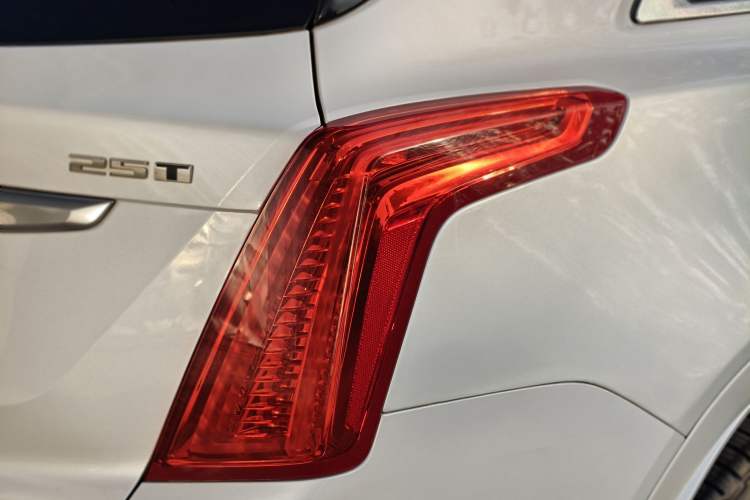 Used Cadillac XT5 2018 25T Luxury Model