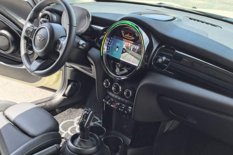 Used MINI MINI 2022 1.5T COOPER Classic Edition