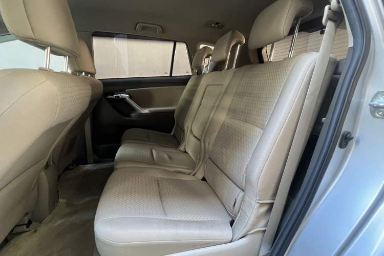 Used Toyota Verso 2014 Starlight 180E CVT Elite Edition Interior 4