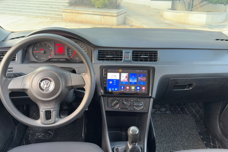 Used Volkswagen Santana 2013 1.4L Manual Fashion Edition Interior 3